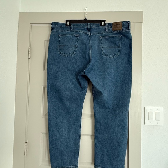 Bundle of 2 Jeans, Wrangler Men's Relaxed Fit Jeans in Dark and Light Blue - Picture 4 of 13